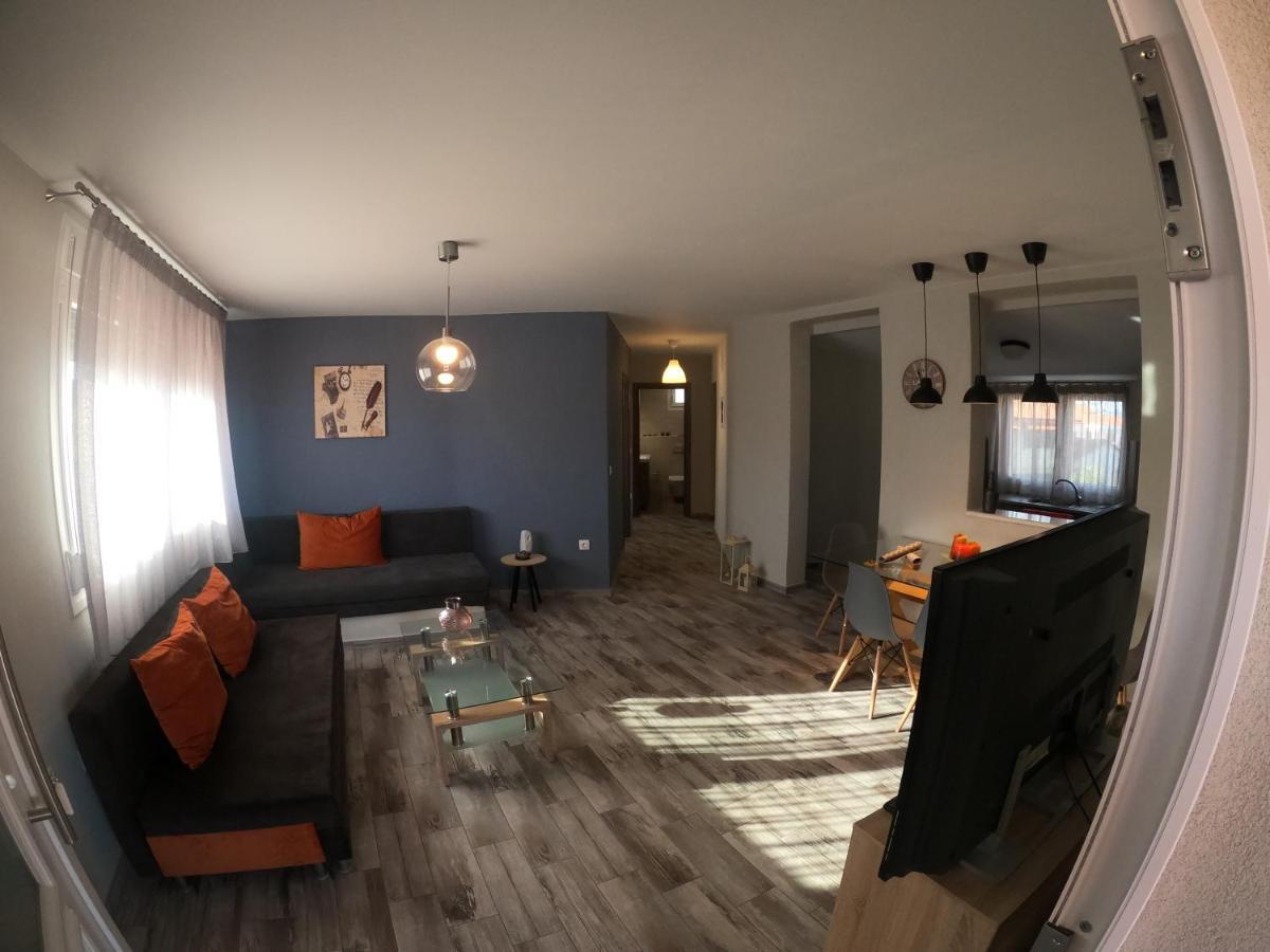 Private Modern Apartment Nea Roda Extérieur photo